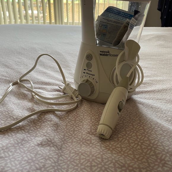 Waterpik - Picture 3 of 3